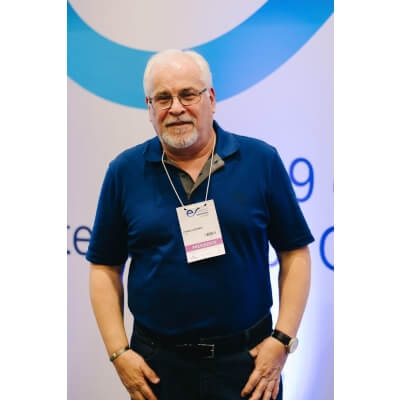 Dr. Efrain Olszewer